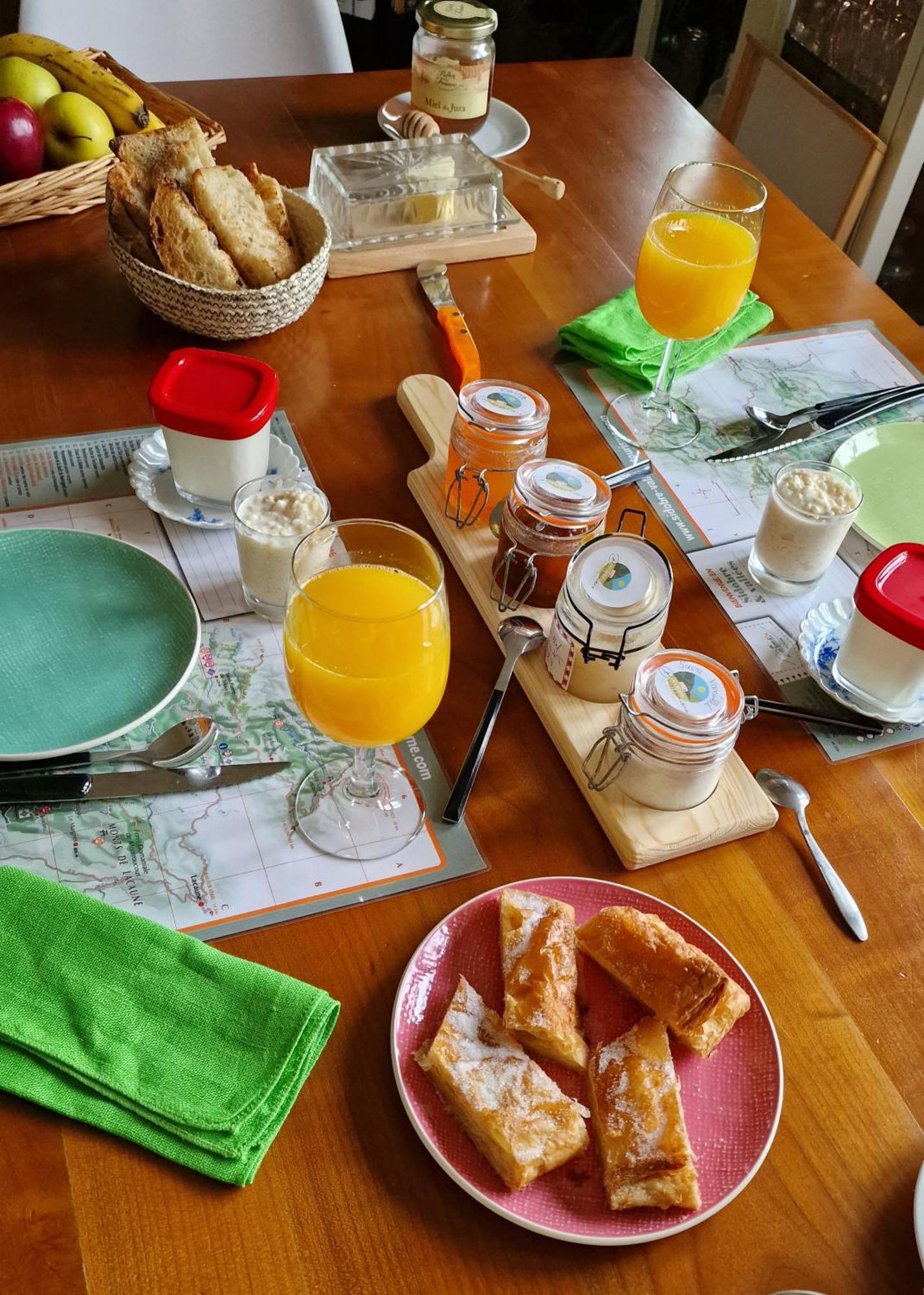 Bed and Breakfast A l'Ecole Buissonnière à Lacrouzette Extérieur photo